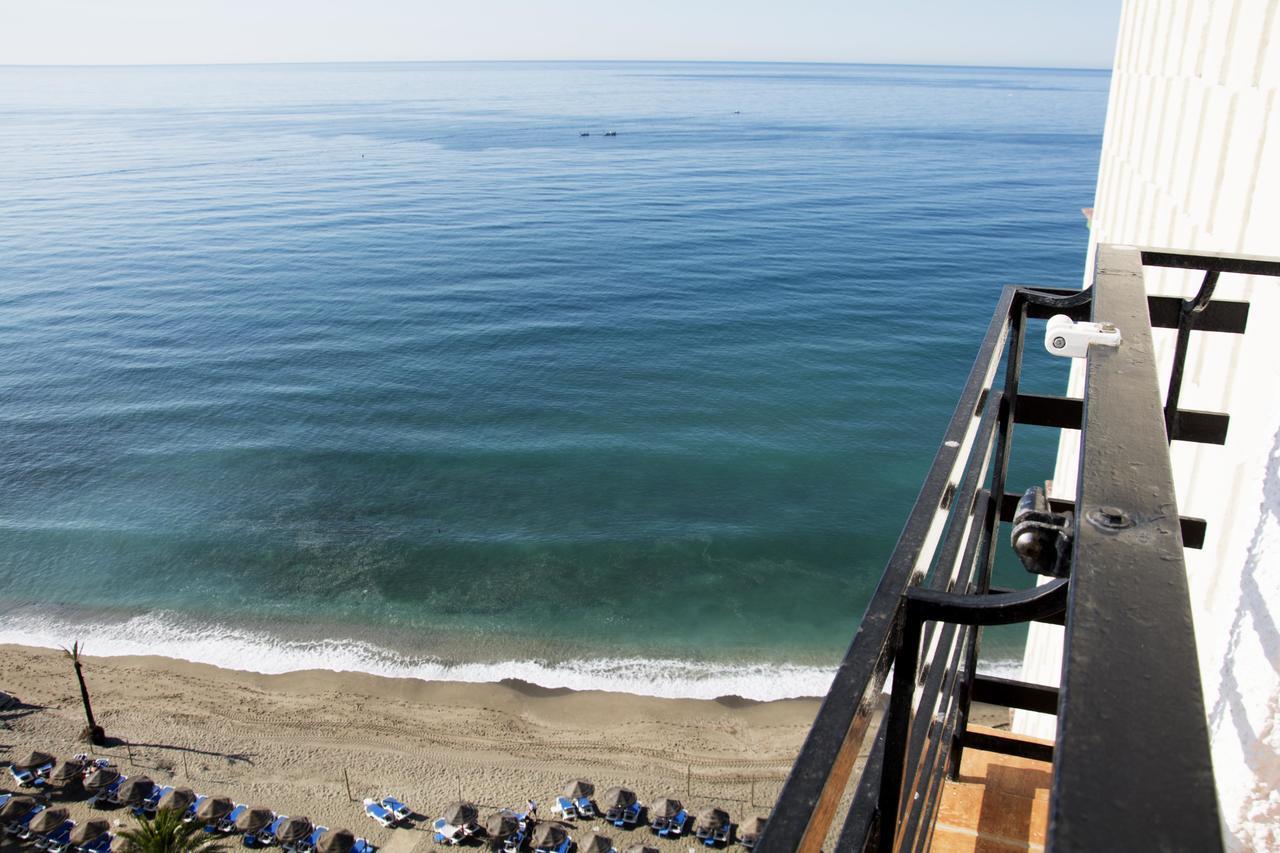 First Line Beach Apartment *